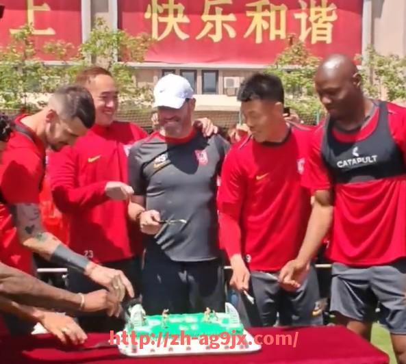 ag9游会-意甲联赛各支球队最新队服设计与品牌合作介绍